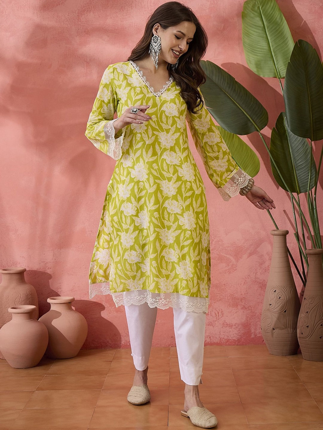 Zerah Floral Printed V-Neck Kurta
